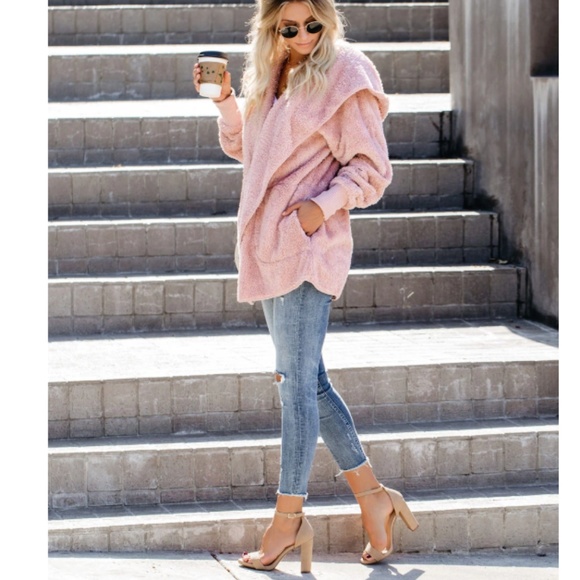 CAMBER Oversized Fleece Hoodie - Picture 4 of 8